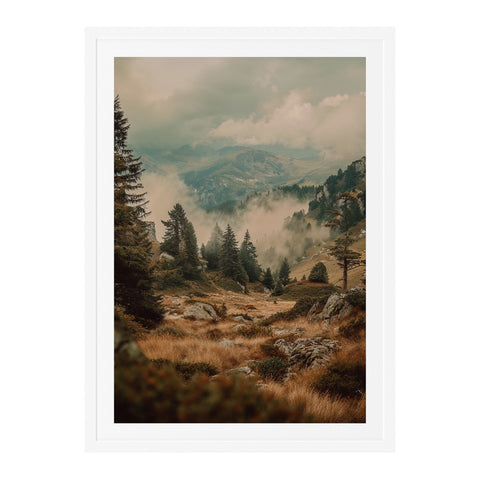 Paysage de montagne dans le brouillard